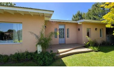 Hermosa casa de estilo playa. Excelente calidad. 2 dormitorios. Pis