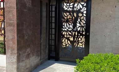 CASA AMUEBLADA Y EQUIPADA PARA EJECUTIVO