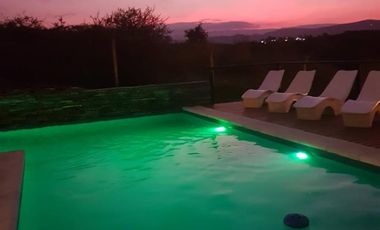 HERMOSO CHALET EN BARRIO CERRADO LOMAS DEL REY. 3 DORMITORIOS + 2 DEPTOS - PARQUE -PSICINA