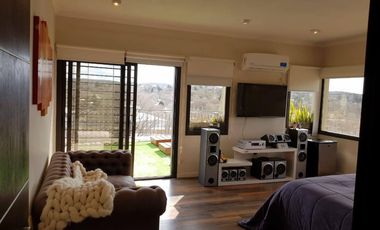 HERMOSO CHALET EN BARRIO CERRADO LOMAS DEL REY. 3 DORMITORIOS + 2 DEPTOS - PARQUE -PSICINA