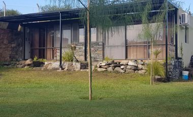 HERMOSO CHALET EN BARRIO CERRADO LOMAS DEL REY. 3 DORMITORIOS + 2 DEPTOS - PARQUE -PSICINA