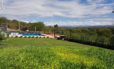 HERMOSO CHALET EN BARRIO CERRADO LOMAS DEL REY. 3 DORMITORIOS + 2 DEPTOS - PARQUE -PSICINA