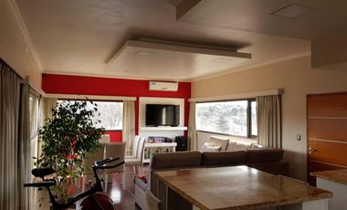 HERMOSO CHALET EN BARRIO CERRADO LOMAS DEL REY. 3 DORMITORIOS + 2 DEPTOS - PARQUE -PSICINA