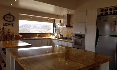 HERMOSO CHALET EN BARRIO CERRADO LOMAS DEL REY. 3 DORMITORIOS + 2 DEPTOS - PARQUE -PSICINA