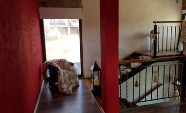 HERMOSO CHALET EN BARRIO CERRADO LOMAS DEL REY. 3 DORMITORIOS + 2 DEPTOS - PARQUE -PSICINA
