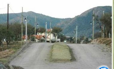 HERMOSO CHALET EN BARRIO CERRADO LOMAS DEL REY. 3 DORMITORIOS + 2 DEPTOS - PARQUE -PSICINA