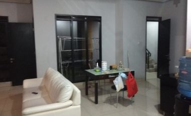 Rumah Asri Siap Pakai di Taman Kopo Indah