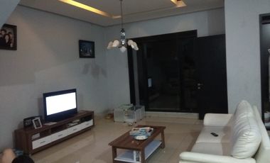 Rumah Asri Siap Pakai di Taman Kopo Indah