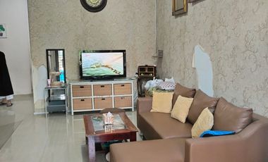 Rumah 2 Lantai SHM 15 menit ke Pintu Tol Kayu Manis 1 Bisa KPR J-38874