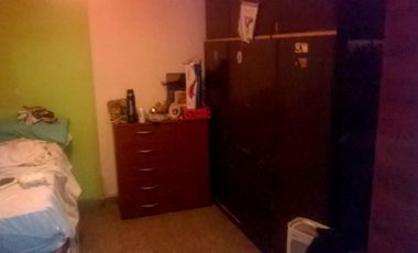 Excelente PH al frente sin expensas de 3 amb. con balcon, patio y terraza.