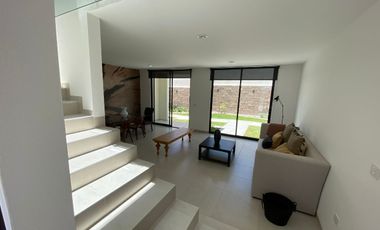 Preciosa Residencia en Zibatá, Jardín, 3 Recamaras, Family Room, Terraza, Lujo !