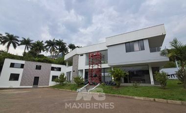 finca en arriendo en copacabana. Cod A63942