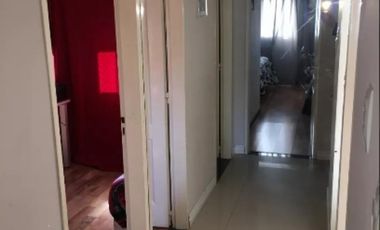 Departamento de 4 ambientes en 2 plantas con cochera