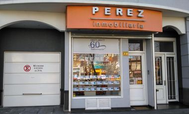Departamento de 4 ambientes en 2 plantas con cochera