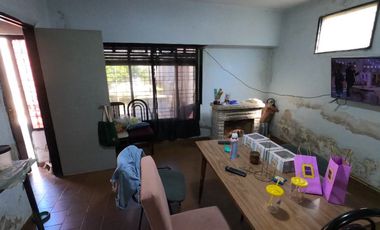 Casa en venta en Isidro Casanova