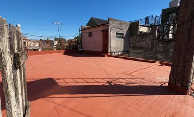 Casa en venta en Isidro Casanova