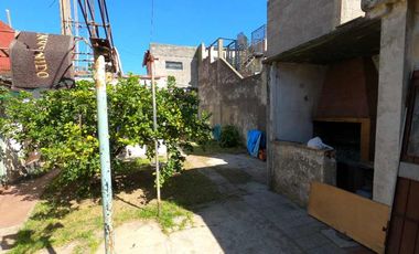 Casa en venta en Isidro Casanova