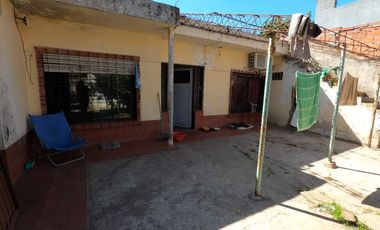 Casa en venta en Isidro Casanova