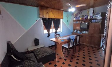 Casa en venta en Isidro Casanova