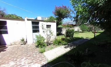 Casa en San Andrés 3 ambientes con parque