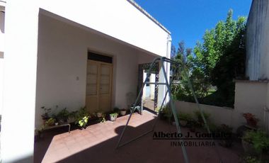 Casa en San Andrés 3 ambientes con parque