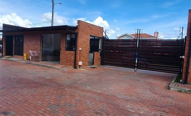 casa en arriendo/venta en bojaca. Cod A102