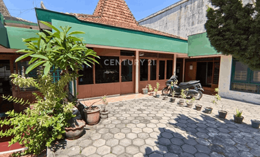 Dijual Rumah Induk dan Rumah Kos Dekat SMA DeBritto Demangan