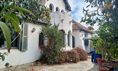 Casa venta instituciones,390 mtrs y 950mtr terr Viña del Mar