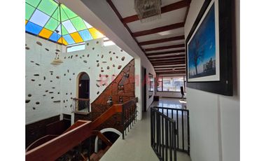 ​🏗️ Propiedad Estratégica En Urb. Santa Ana: Ideal Para Proyectos Institucionales O Comerciales