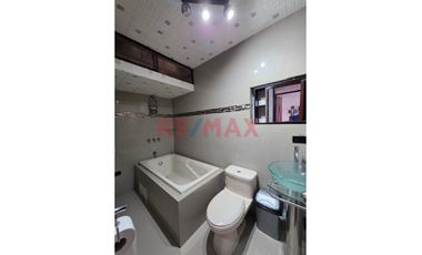 ​🏗️ Propiedad Estratégica En Urb. Santa Ana: Ideal Para Proyectos Institucionales O Comerciales