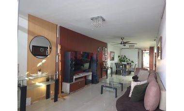 ​🏗️ Propiedad Estratégica En Urb. Santa Ana: Ideal Para Proyectos Institucionales O Comerciales