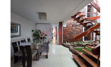 ​🏗️ Propiedad Estratégica En Urb. Santa Ana: Ideal Para Proyectos Institucionales O Comerciales