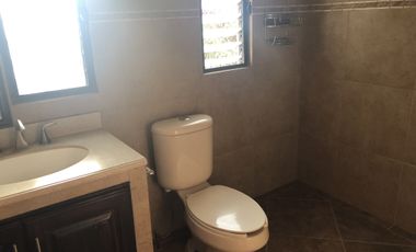 VENTA EXCELENTE PROPIEDAD, 2 en 1,  HERMOSO ESTILO COLONIAL MODERNO,  Casa Sola, con Departamento independiente, buena ubicación, Bques. de Cuernavaca .