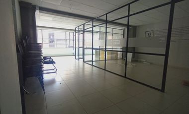 oficina en arriendo en el lago. Cod A51755