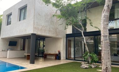 Residencia de lujo en venta en  privada Xtacay,  Yucatán Country Club