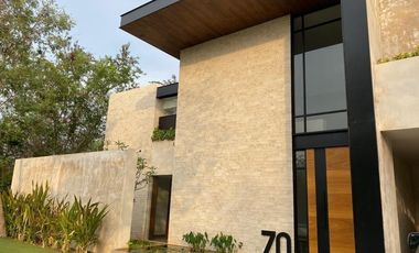 Residencia de lujo en venta en  privada Xtacay,  Yucatán Country Club