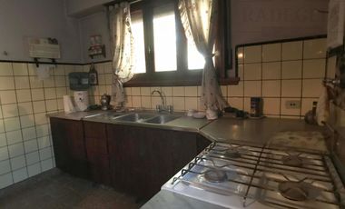 Chalet ubicado a 100 metros de H. Yrigoyen- Burzaco