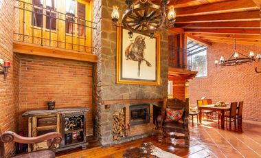 HERMOSA CASA EN CACALOMACAN