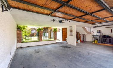 HERMOSA CASA EN CACALOMACAN