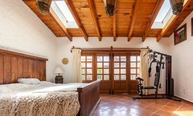 HERMOSA CASA EN CACALOMACAN