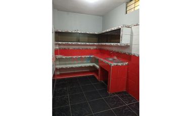 Vive Con Comodidad Y Estilo: Casa Con Piscina En Santa Teresita