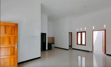RUMAH SIAP HUNI 5 MENIT KE KAMPUS UAD PROMO MERDEKA