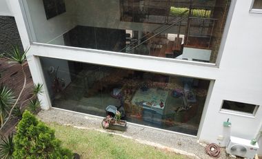 VENDO ESPECTACULAR CASA MODERNA