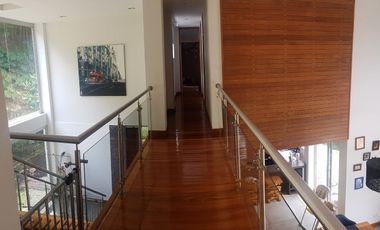 VENDO ESPECTACULAR CASA MODERNA