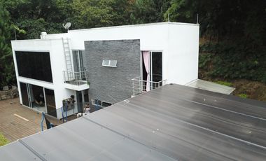 VENDO ESPECTACULAR CASA MODERNA