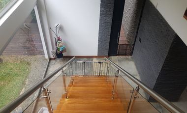VENDO ESPECTACULAR CASA MODERNA