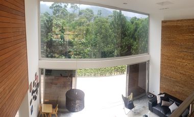 VENDO ESPECTACULAR CASA MODERNA