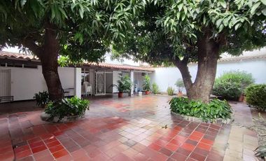 casa-local en venta en caobos. Cod V28495