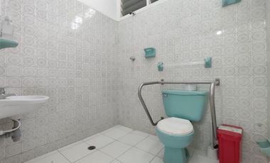 casa-local en venta en caobos. Cod V28495