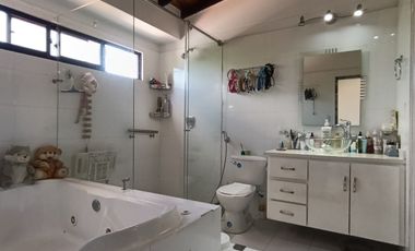 casa en venta en villa de la floresta. Cod V31358